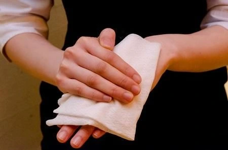 Влажные салфетки добавляют цвет в гостиничные услуги